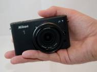 Продам Nikon 1 J1 10 mm Kit Black